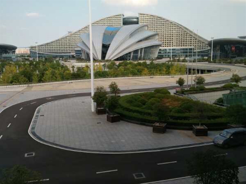 武汉国际博览中心彩钢瓦面防水和电梯井防水维修